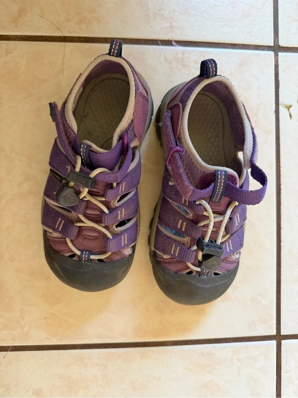 Keen Newport H2 Closed Toe water shoes